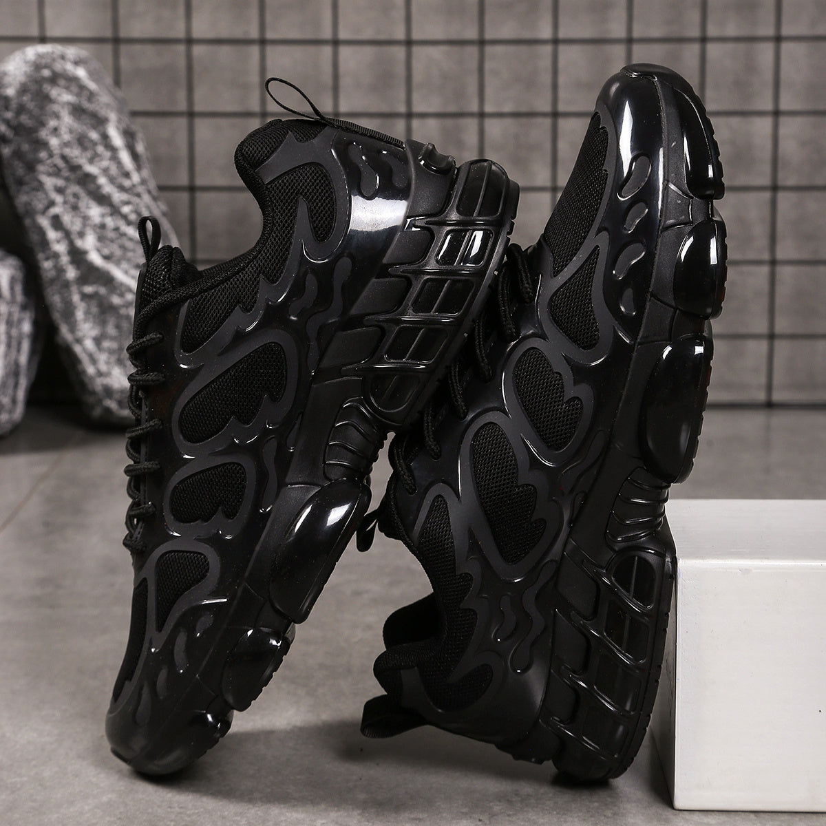 Men's Low-Top Sneakers - Breathable Fabric & Cushioned Sole