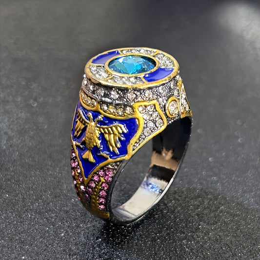 Bague de guerrier style vintage, motif aigle bicéphale, éléments en émail bleu foncé, pierres synthétiques, bague homme vintage, grenat et pierres synthétiques.