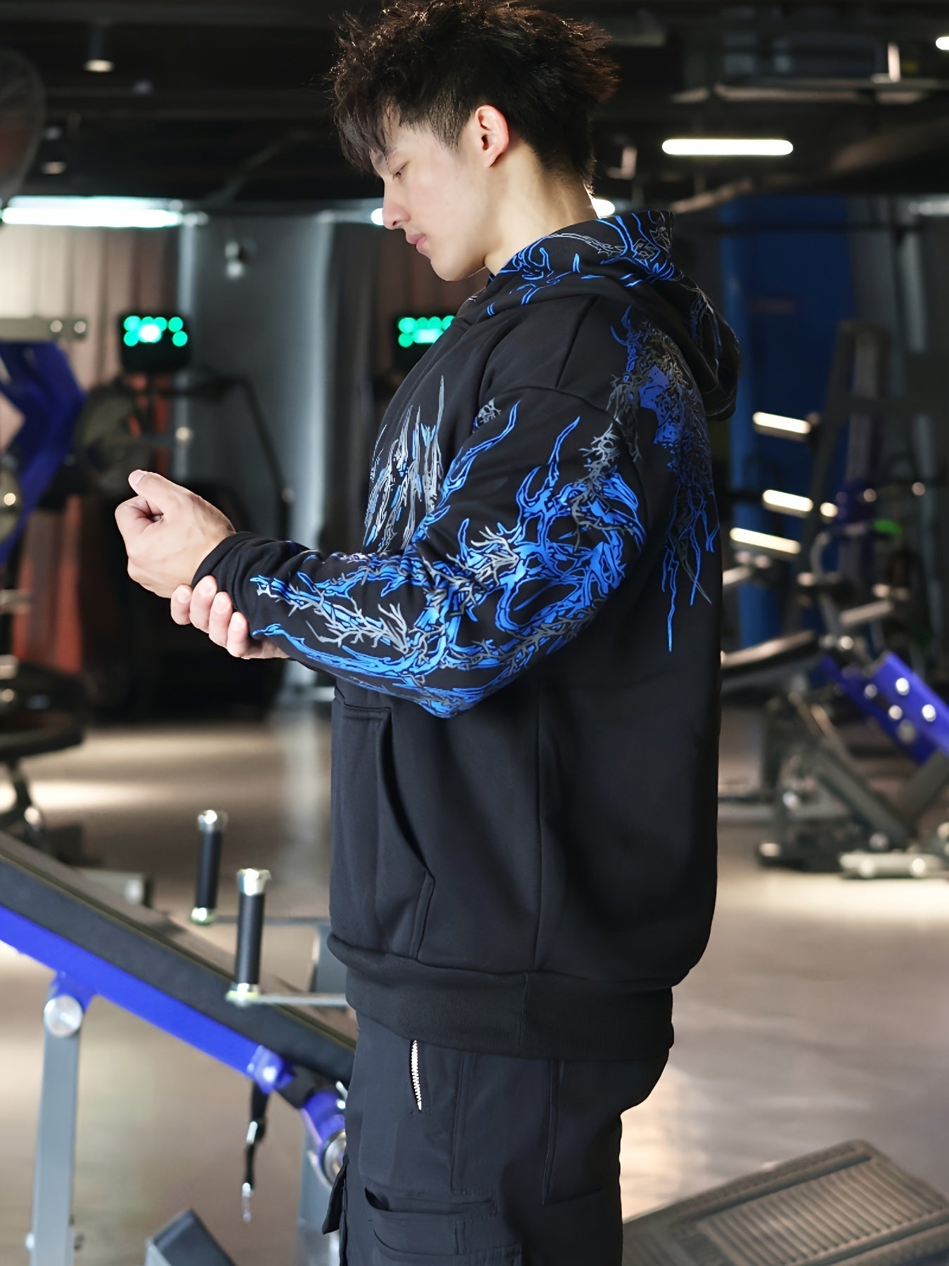 Men's Striped Graphic Print Hoodie - Loose Fit with Kangaroo Pocket