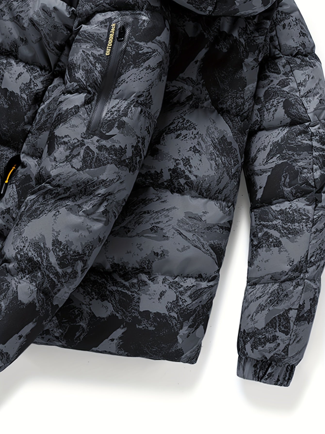 Men's Winter Heavy-Duty Camo Jacket - Hooded Parka Coat