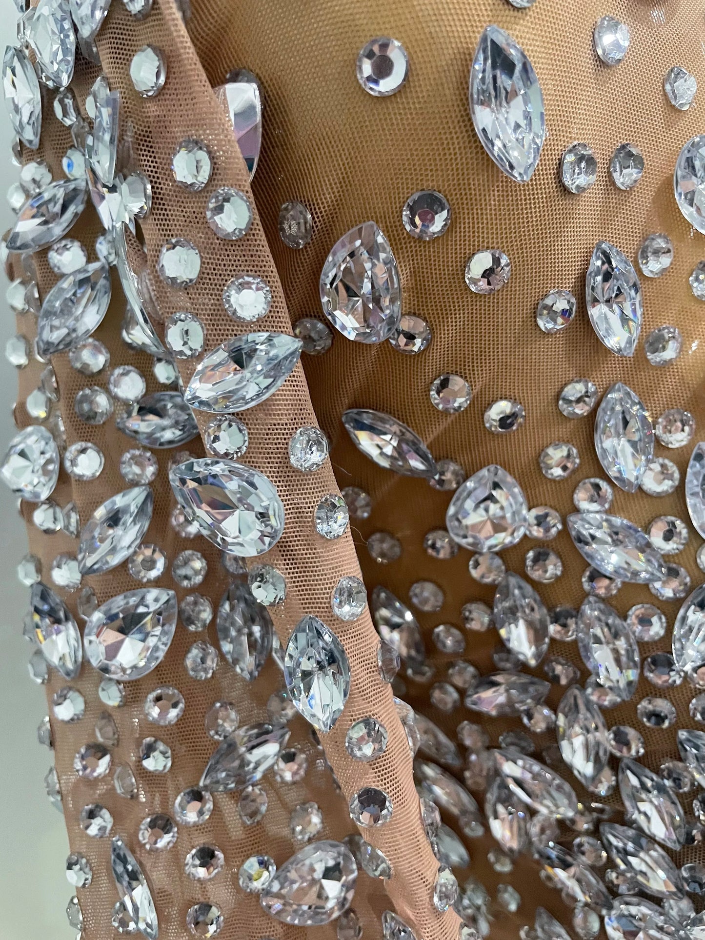 Sexy, glänzendes, langes Stretch-Mesh-Kleid mit Strasssteinen – transparent – ​​2025 – Neu – Damen-Abendkleid, Geburtstagskleid, Partykleid, Ballkleid, Clubkleid, Bühnenkleid für Sängerinnen