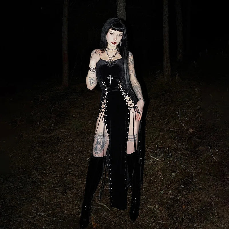 Punk-Grunge-Kleid mit hohem Beinschlitz, Trägern, 90er-Jahre-Streetwear-Stil, sexy Samtkleid mit Maisbandage, Gothic-Kleidung