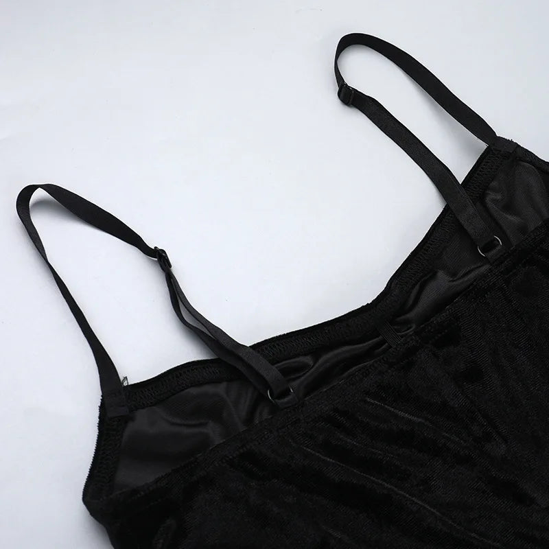 Punk-Grunge-Kleid mit hohem Beinschlitz, Trägern, 90er-Jahre-Streetwear-Stil, sexy Samtkleid mit Maisbandage, Gothic-Kleidung