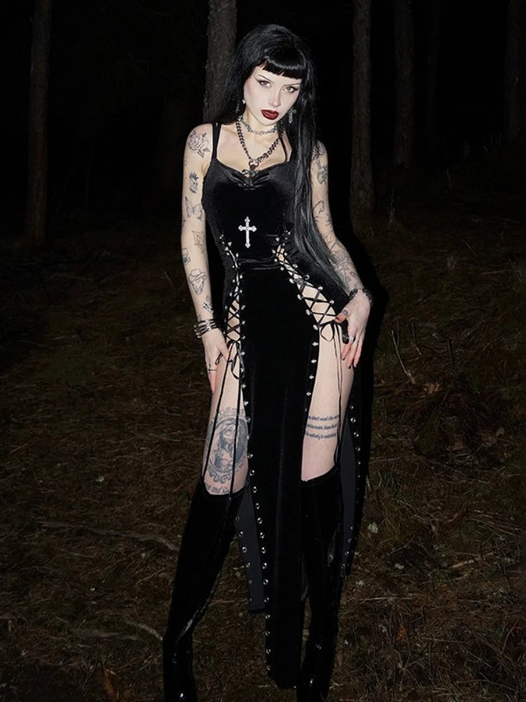 Punk-Grunge-Kleid mit hohem Beinschlitz, Trägern, 90er-Jahre-Streetwear-Stil, sexy Samtkleid mit Maisbandage, Gothic-Kleidung