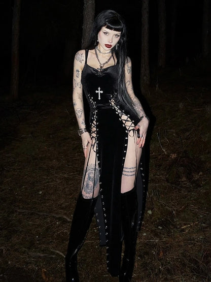 Punk-Grunge-Kleid mit hohem Beinschlitz, Trägern, 90er-Jahre-Streetwear-Stil, sexy Samtkleid mit Maisbandage, Gothic-Kleidung