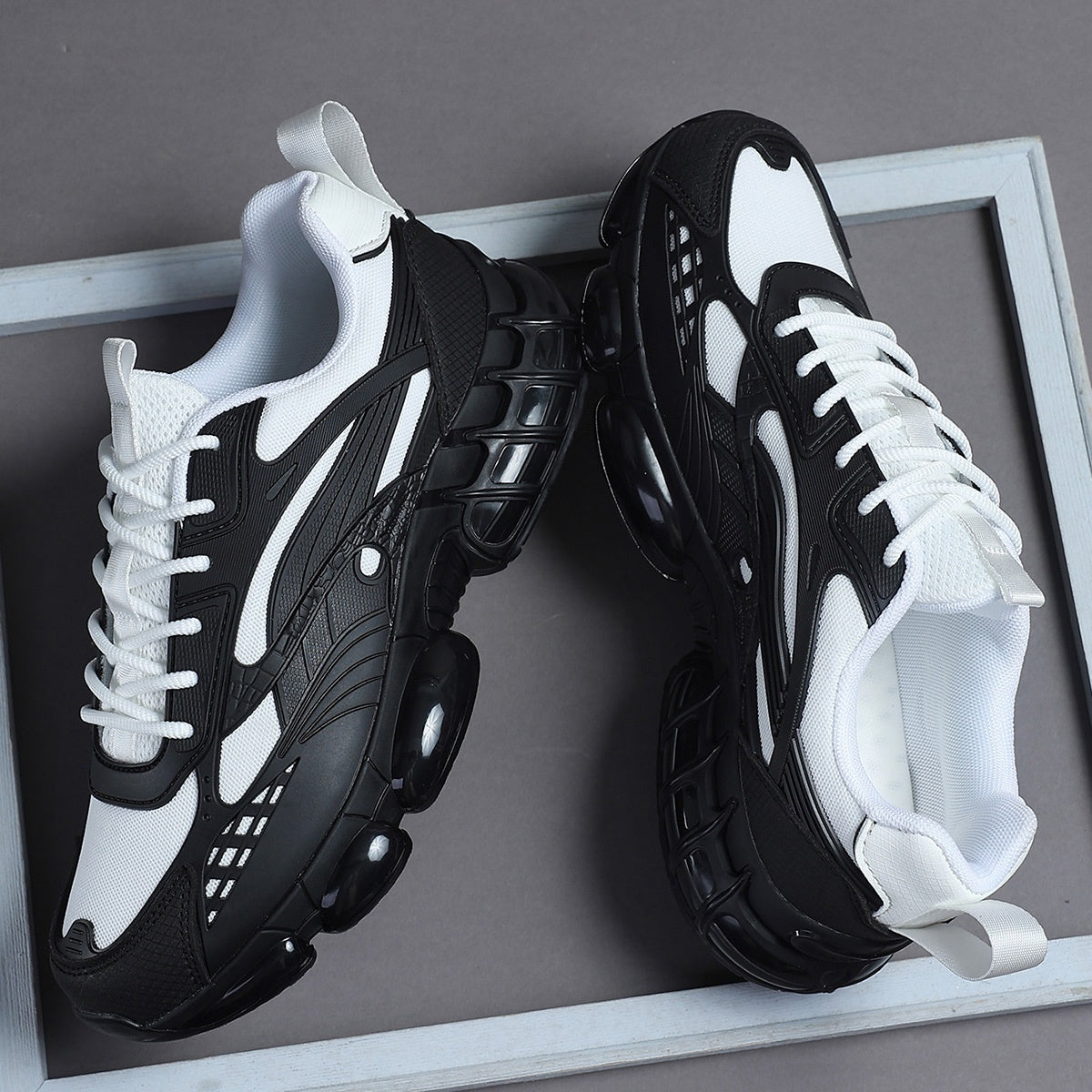 Men's Low-Top Sneakers