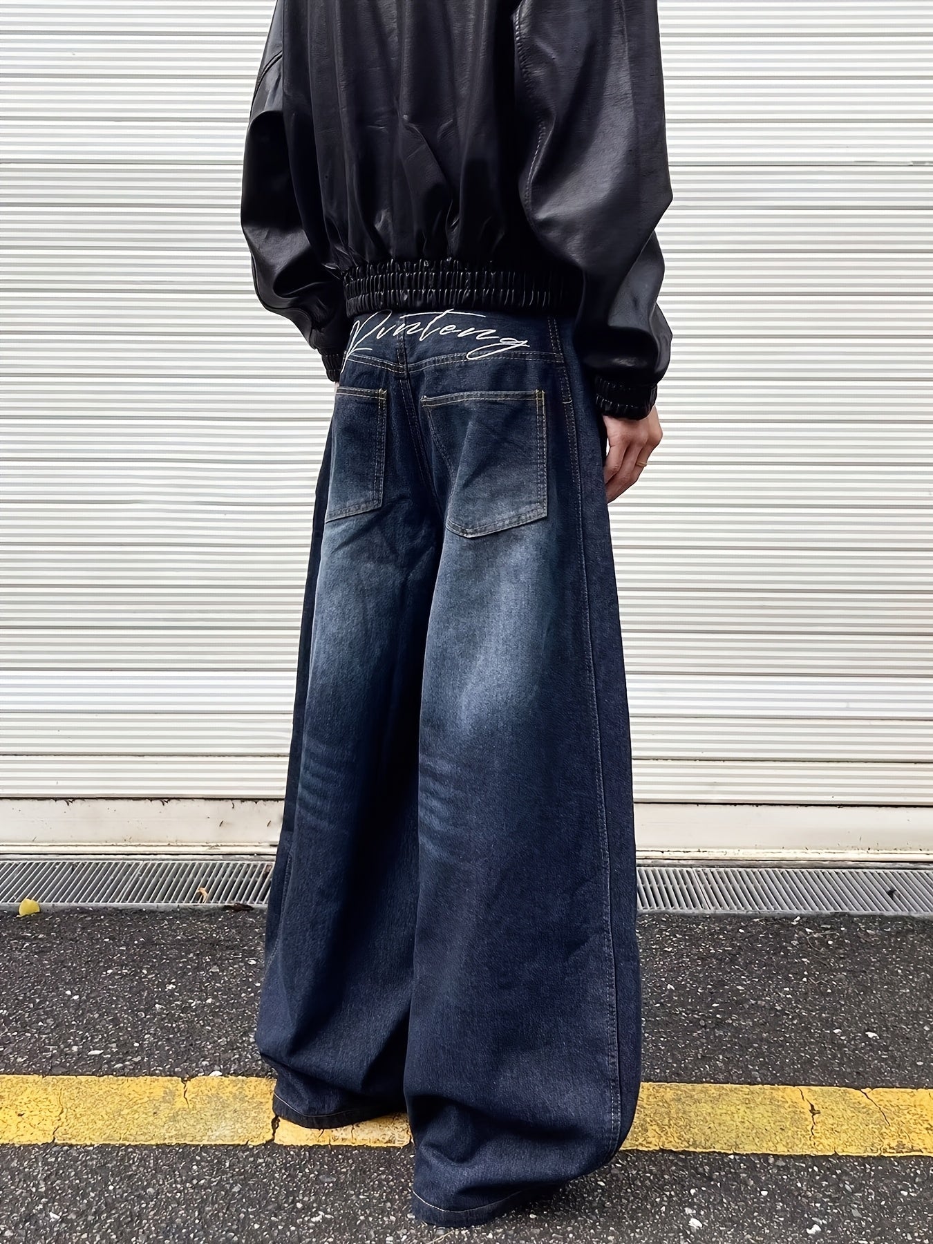 Men's Vintage Washed Distressed Denim - Loose Straight-Leg