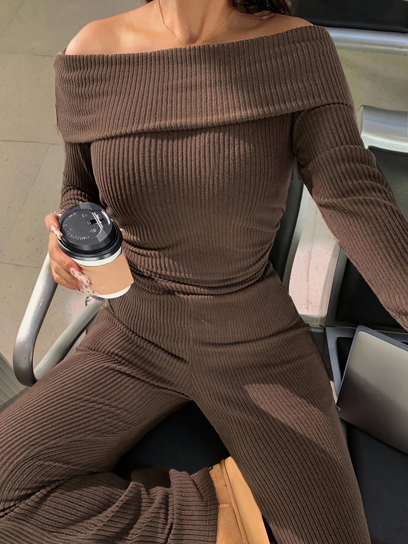 Women's 2pcs Set - Sexy V-Neck Top & Wide-Leg Flare Pants